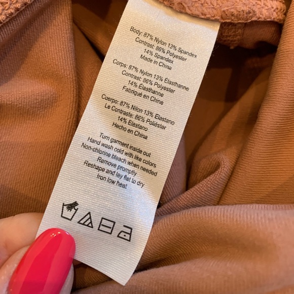 NWOT Alo mesh leggings - Picture 4 of 4